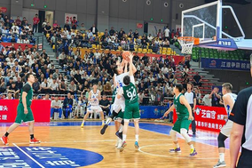 让二追三！比朔夫双响卡尔绝杀 拜仁3-2逆转弗赖堡